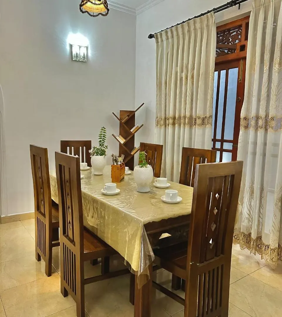 Hotel Villa Liyora Kandy